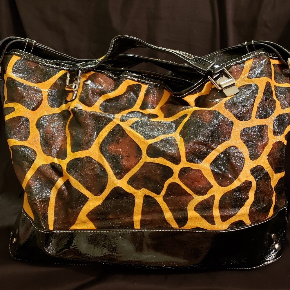 Nicole Lee Giraffe Print Bag
